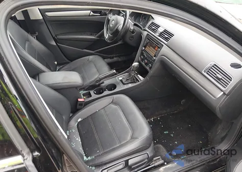 2015 Volkswagen Passat 1.8T Limited Edition z USA, uszkodzony, nr VIN 1VWAS7A38FC120133